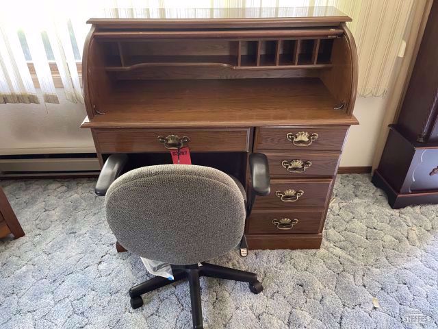 Wooden desk w/chair, #2867